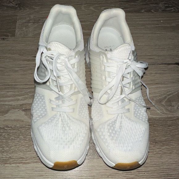 On Running White Sneakers Size 7 - Picture 2 of 8